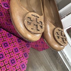 Tory burch 7.5 like new leather shoes with box
