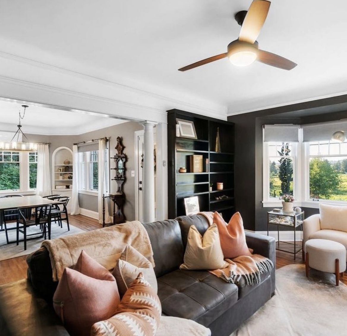 Couch With Pull Out Bed