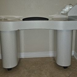 Manicure Table