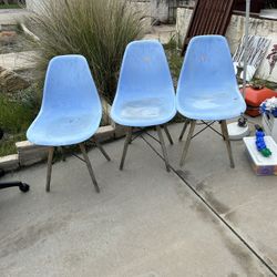 Plastic Shell Chairs With Wooden base