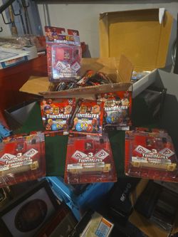 WWE TEENYMATES BLIND PACKS AND LOCKER ROOM SET