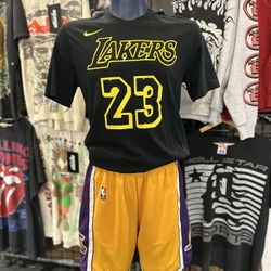 Nike Los Angeles Lakers LeBron James Jersey T Shirt And Shorts Set Size Medium 