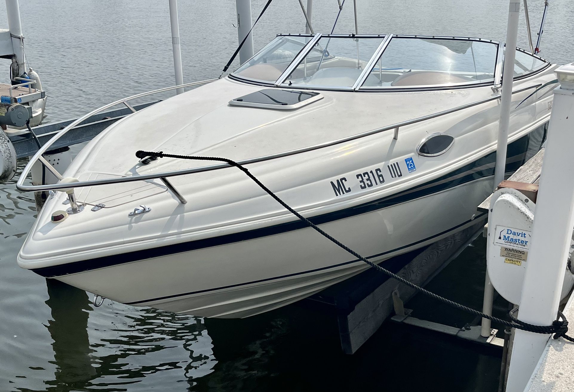 1997 Rinker Captiva 232
