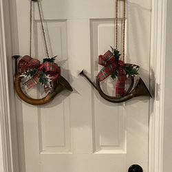 TWO ANTIQUE VINTAGE STYLE INDIA DECORATIVE HOLIDAY WORKING HORNS