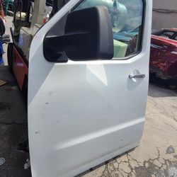 2012/14/30 Nissan Nv 350 Right Front Door $750 Left Side $760
