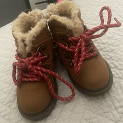 Snow Boots 5c 