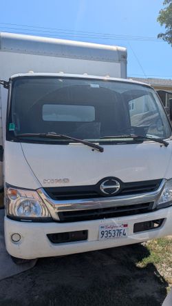 2017 hino 20ft