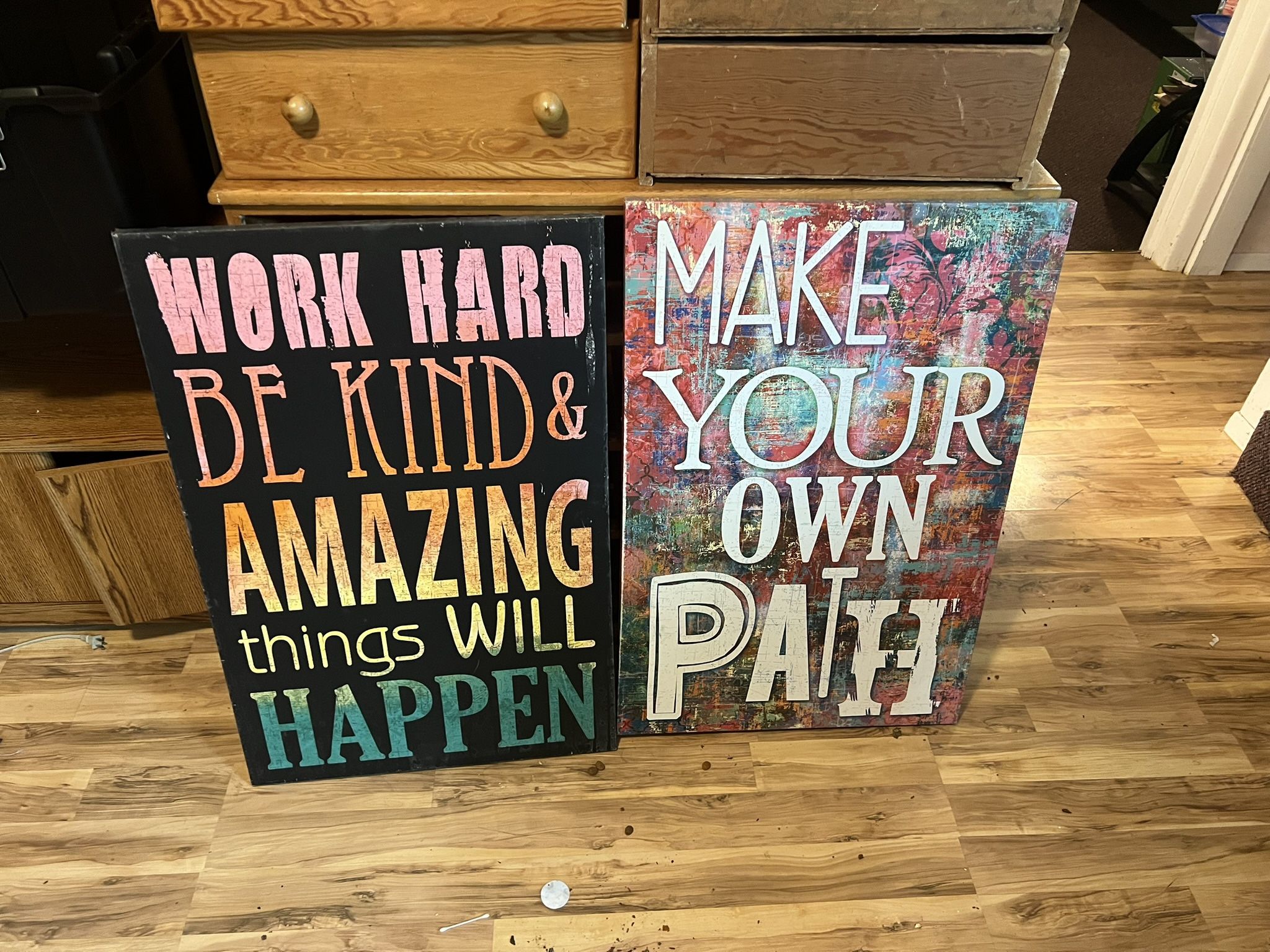 2 Canvas Pictures