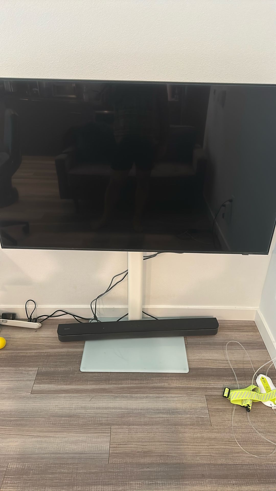 Samsung 55 Inch TV With Stand And Speakers