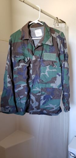 Mens small womens medium camo shirt