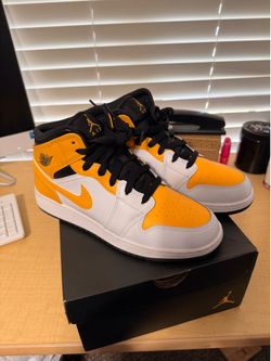 Nike Air Jordan 1 Mid (University Gold)