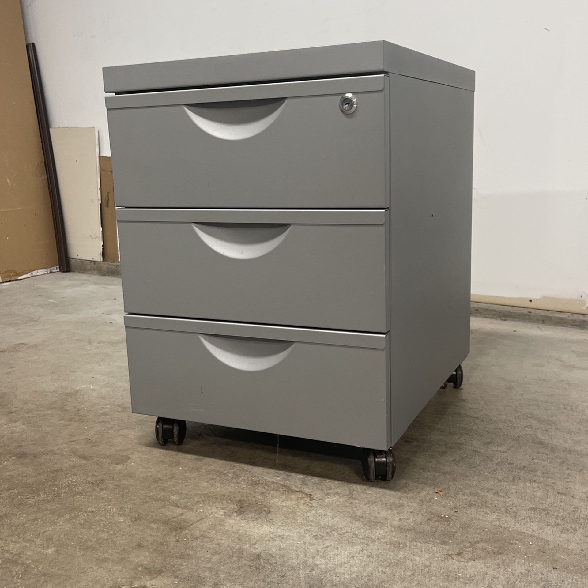 FREE Brushed Metal 3 Drawers With Wheels.