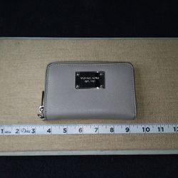 Michael Kors Gray Wristlet Wallet – Zip Around