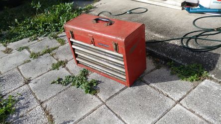 Red craftsman tool box w 4 pull out trays $28used
