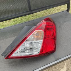 Calavera Nissan Versa 2016