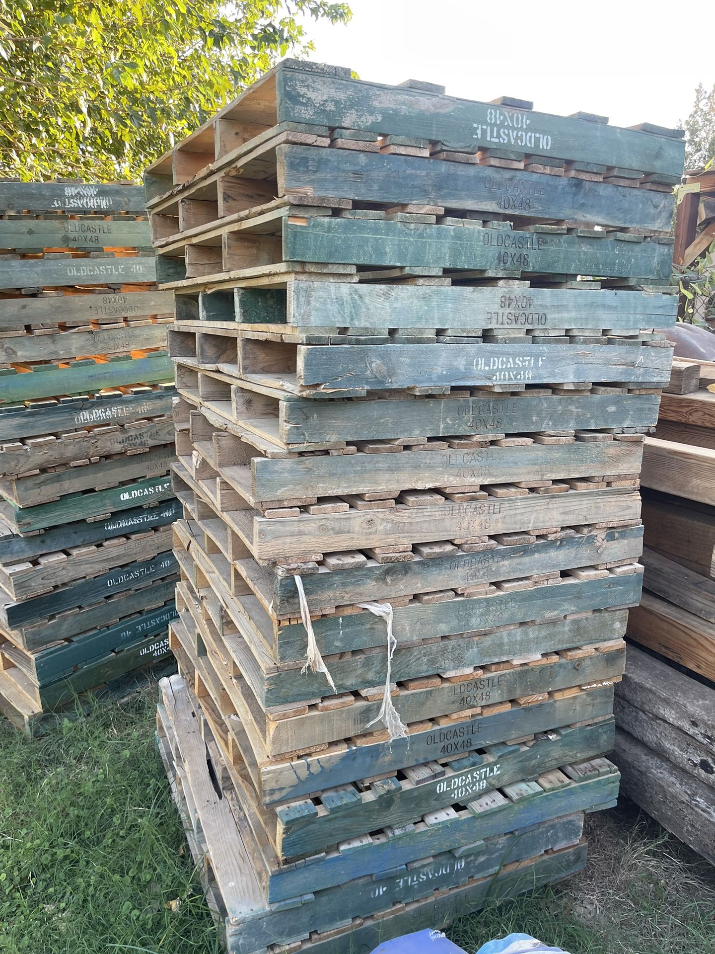 Old castle Green Pallets