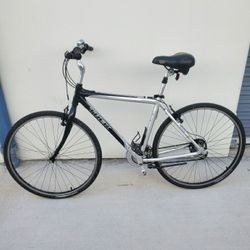 TREK 7000 ALUMINUM MOUNTAIN BIKE