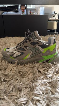 LV sneakers size 9