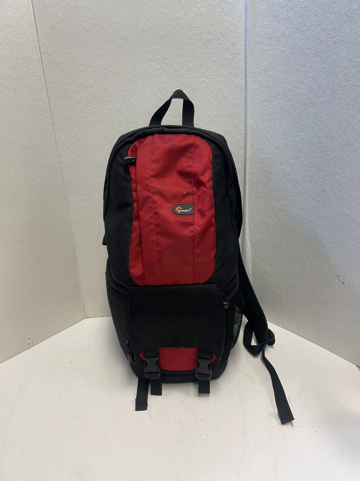 Lowepro Fastpack 100 Padded Camera Backpack Bag - Red & Black