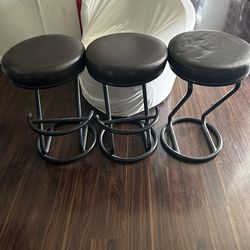 Bar Stool / Bancos