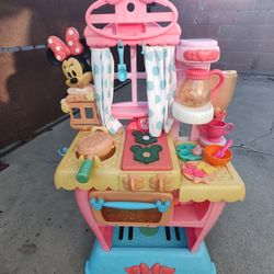 MINNIE MOUSE KITCHEN
