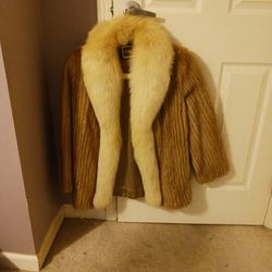 Women 's Fur Coat