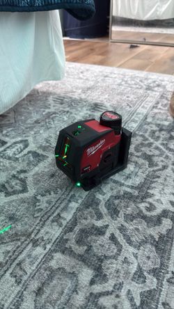 Milwaukee M12 laser