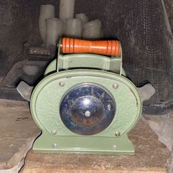 Vintage Card Shuffler - Nester Johnson