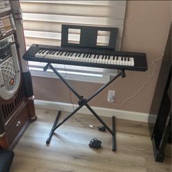 Yamaha Piaggera NP12 Keyboard