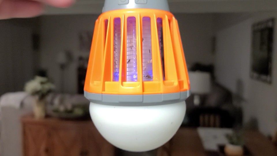 Ozark Trail - Bug Zapper / 3 Way LED Light
