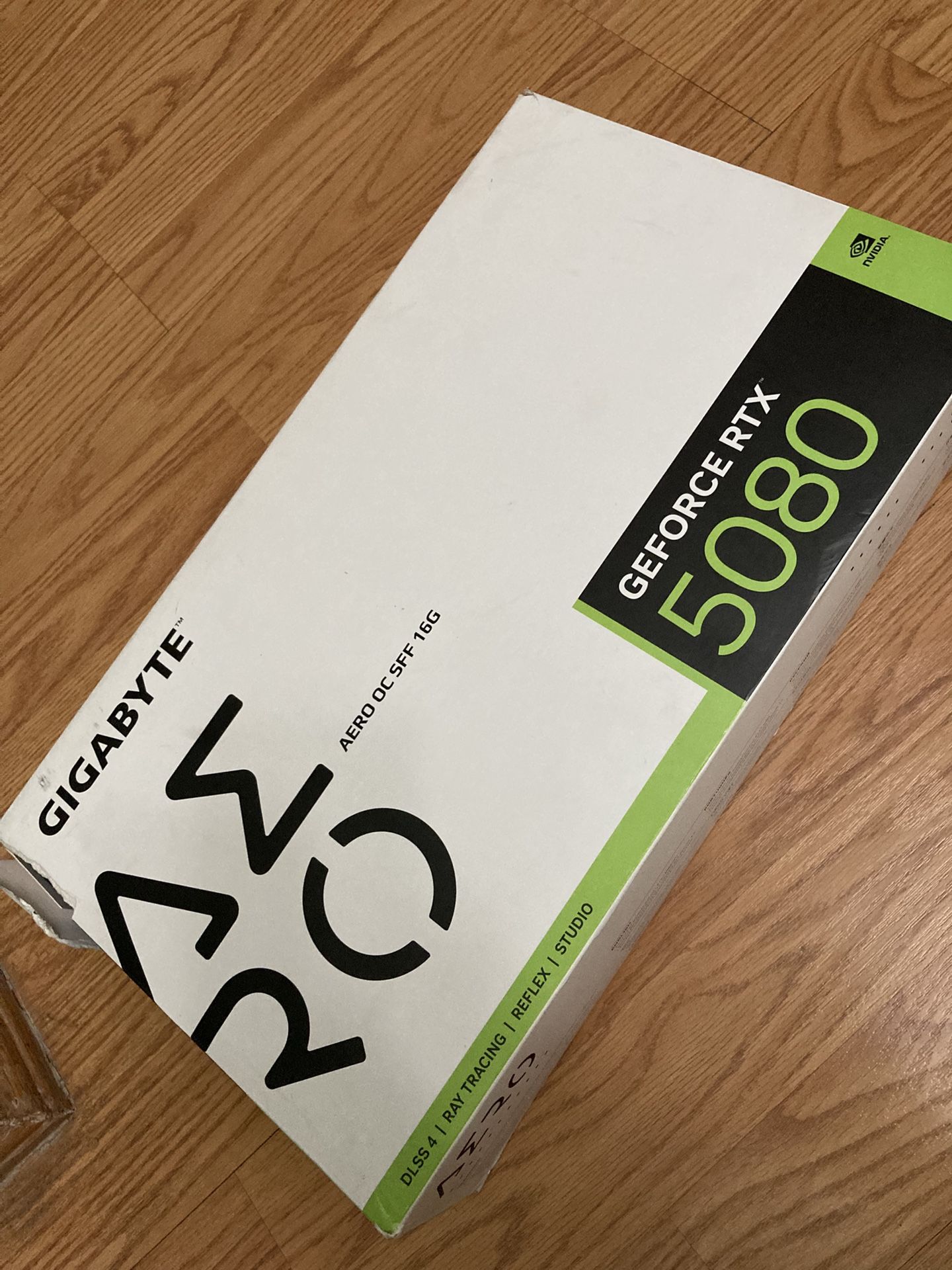 GIGABYTE RTX 5080 AERO OC 16GB