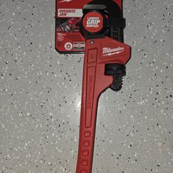 Milwaukee 10" Still Pipe Wrench 