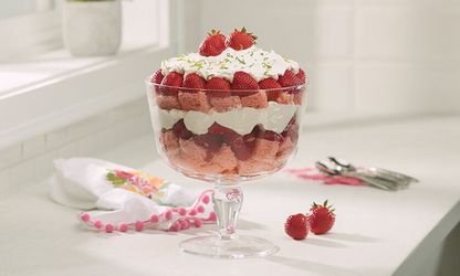 Princess House Crystal trifle Bowl 