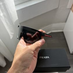 Sunglasses With Box (new)