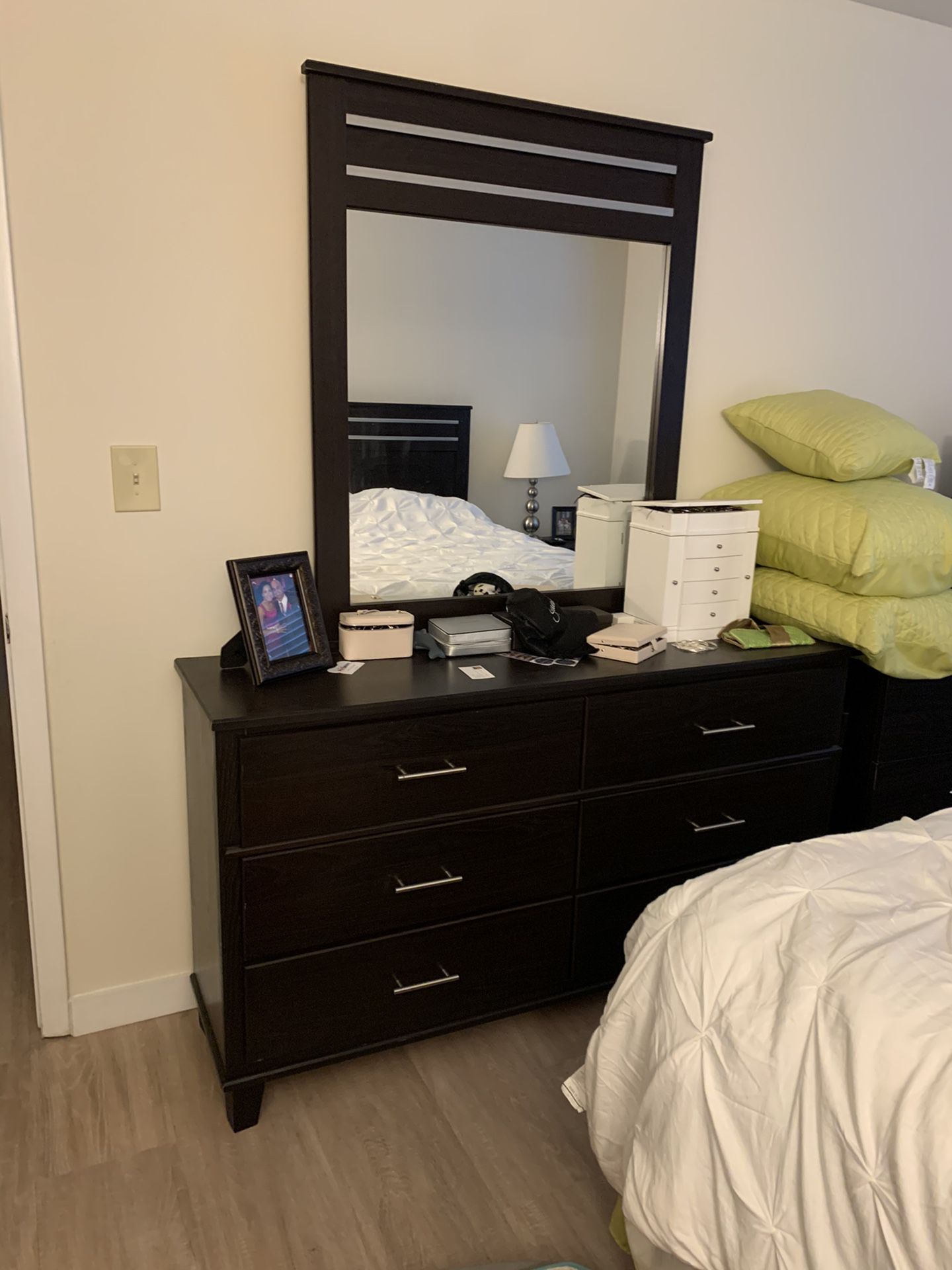Bed set, dresser, and nightstands