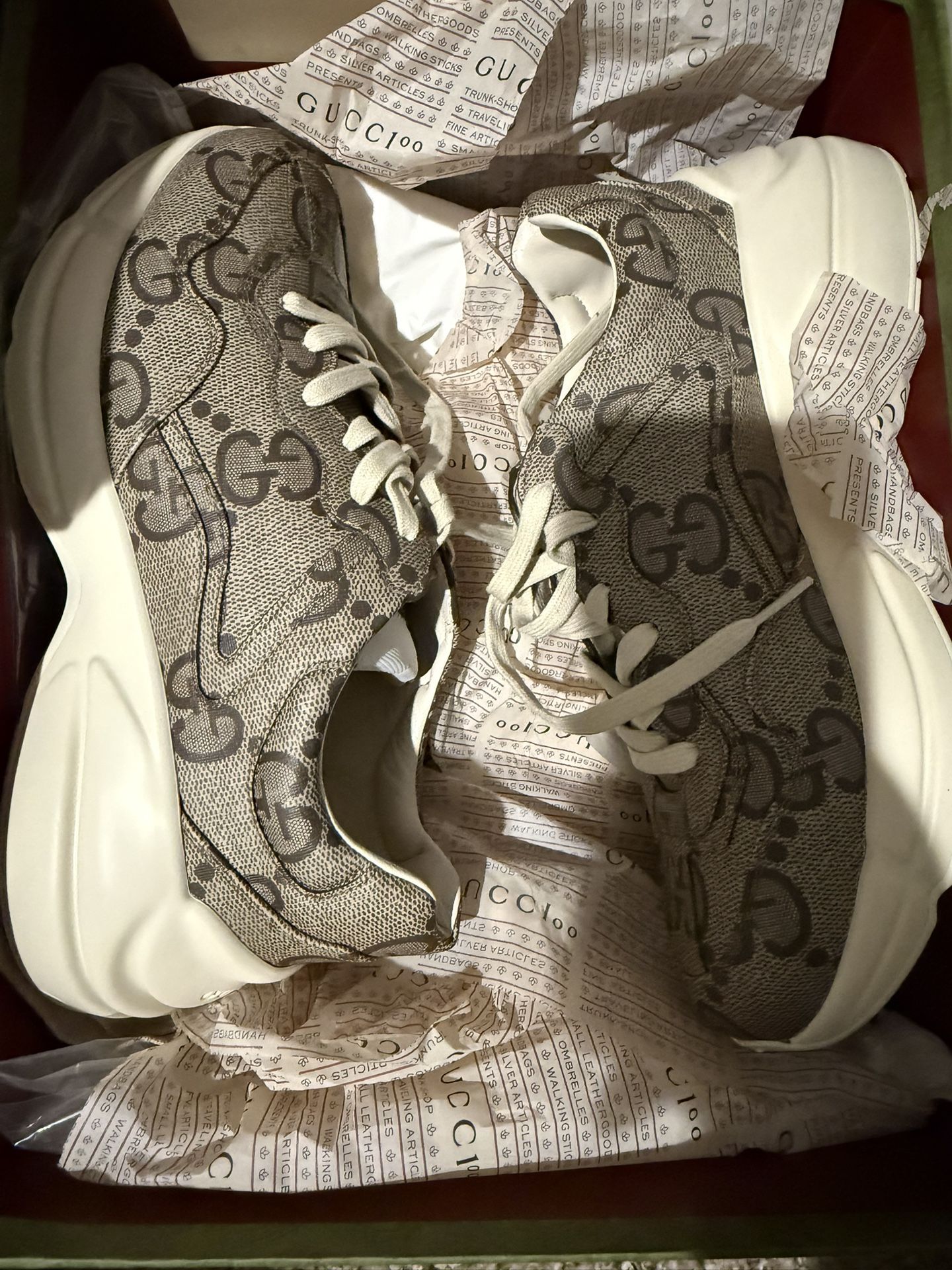 MENS 8.5 GUCCI SNEAKER