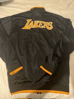 Lakers Zip Up 