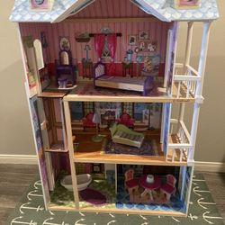 Dollhouse 4 Feet Tall LIKE NEW
