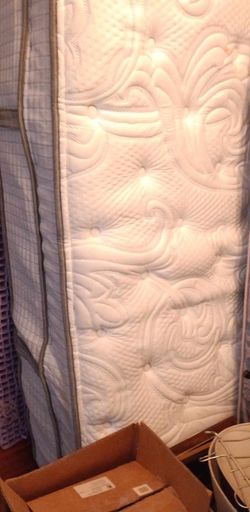 King  Size Mattress 250.00!!! 