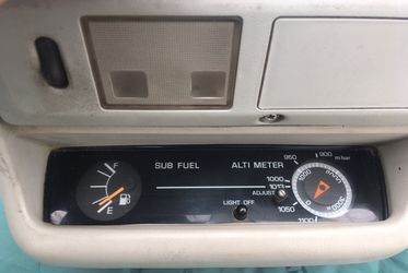 Toyota Land Cruiser Overhead Altimeter Sub Tank gauge Non US Australian part