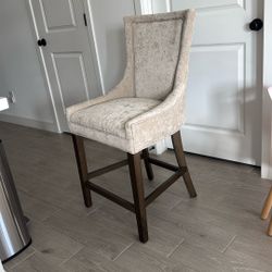 4 Counter Height Stools