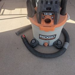 Ridgid 5 HP 12 Gallon Wet/Dry Vacuum 