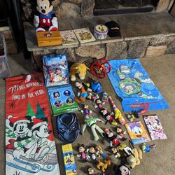 Huge Walt Disney World Items Mickey Vintage New Stuff Plushes