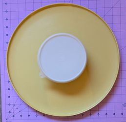 Vintage Tupperware #492-5 Chip Dip Yellow Tray w Dip Bowl + lid