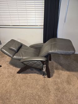 Hale Premier Zero Gravity Recliner - Human Touch