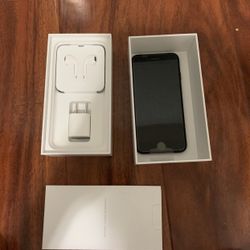 iPhone 7 32GB Sealed New In Box Comes With A FREE MONTH of Cricket Service, Unlimited Data and 15GB LTE WiFi Hotspot