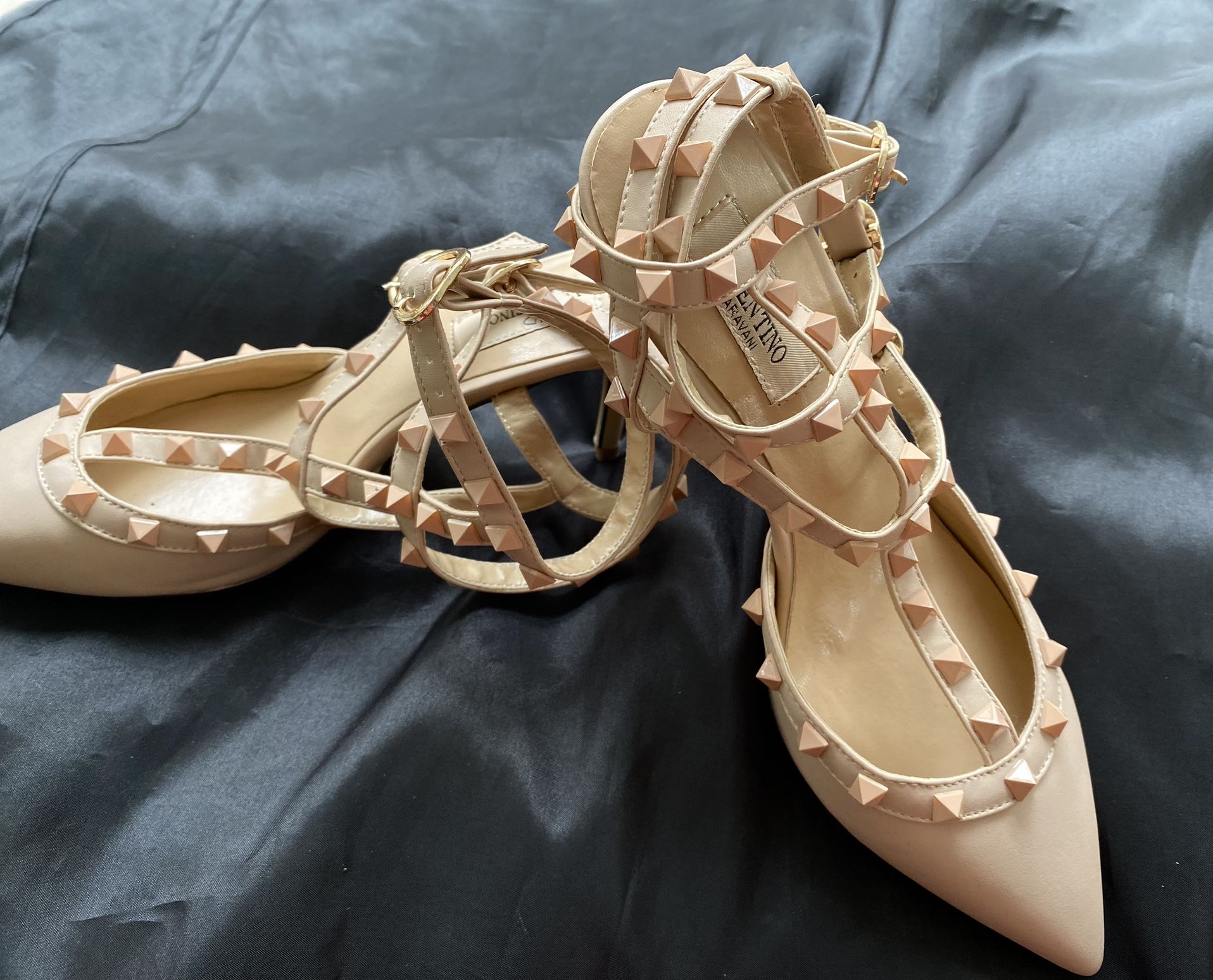 Valentino Garavani Rockstud 100mm Slingback High-Heel Pumps