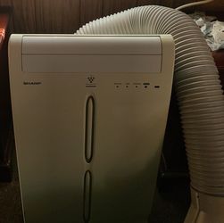 Portable Air Conditioner With All Attachments 175.00