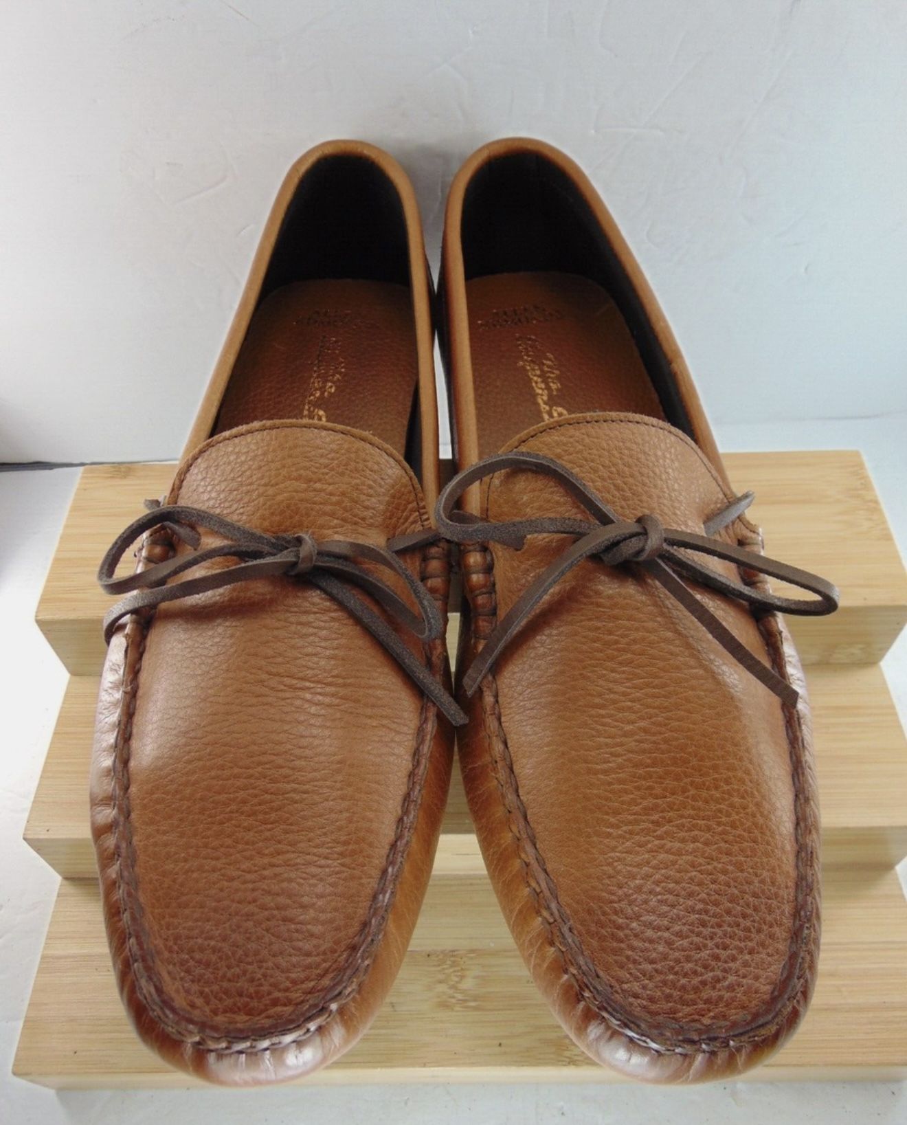 New Mens 10 1/2 Allen Edmonds Loafer 100$