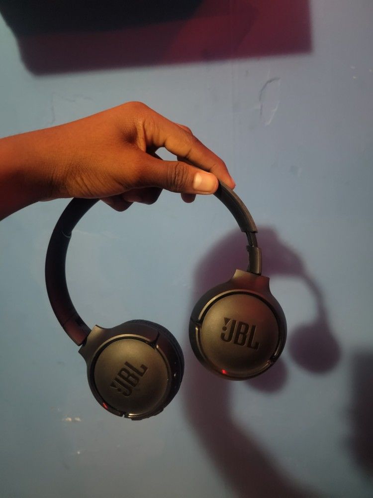 JBL Tune 520BT Headphones